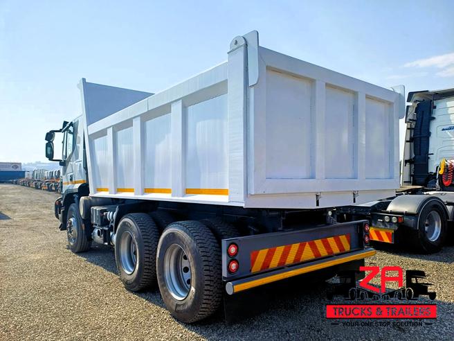 2020 IVECO TRAKKER 440 10 CUBE TIPPER #11315